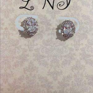 Gorgeous cz stud earrings